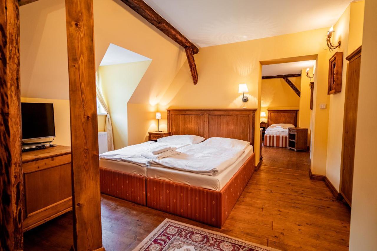 Penzion Cosmopolitan Ii. Banská Štiavnica エクステリア 写真