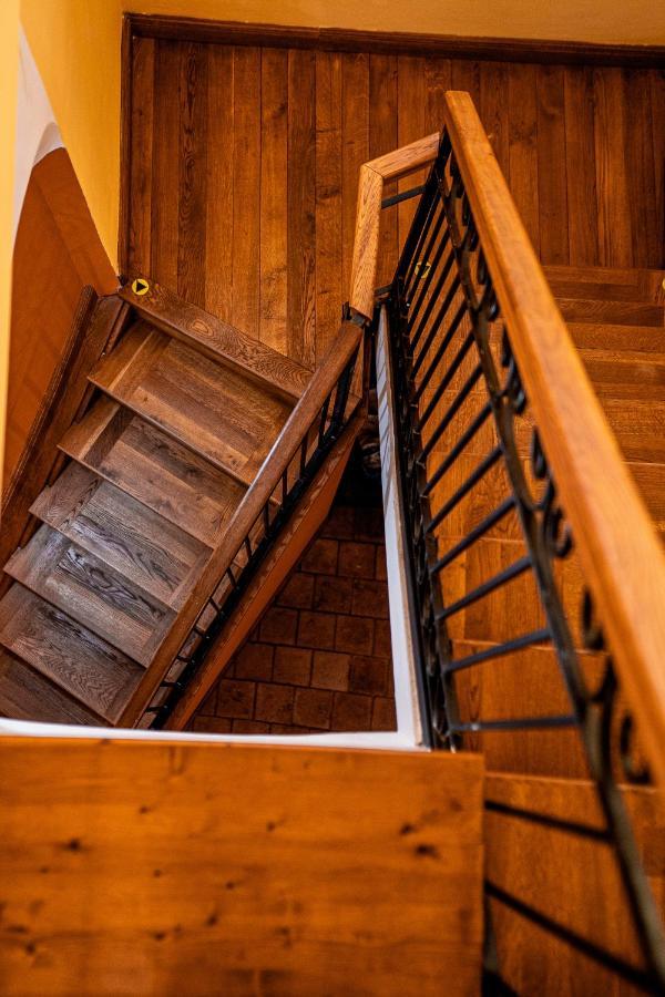 Penzion Cosmopolitan Ii. Banská Štiavnica エクステリア 写真