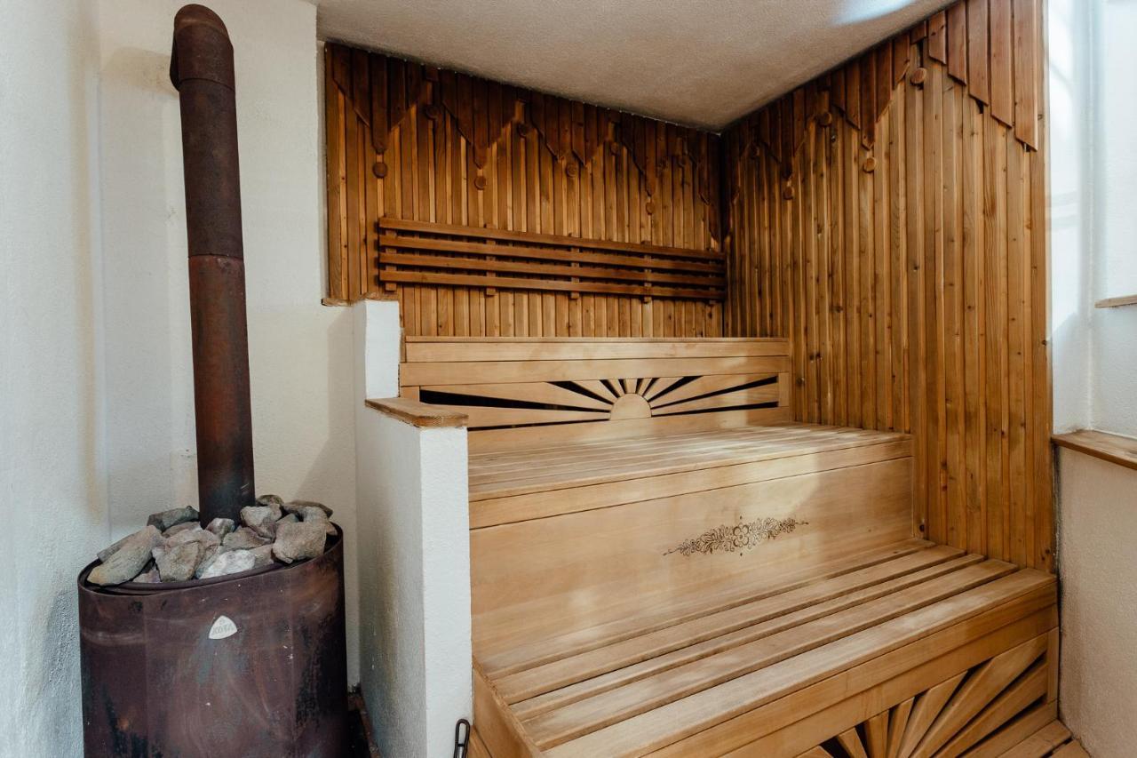 Penzion Cosmopolitan Ii. Banská Štiavnica エクステリア 写真